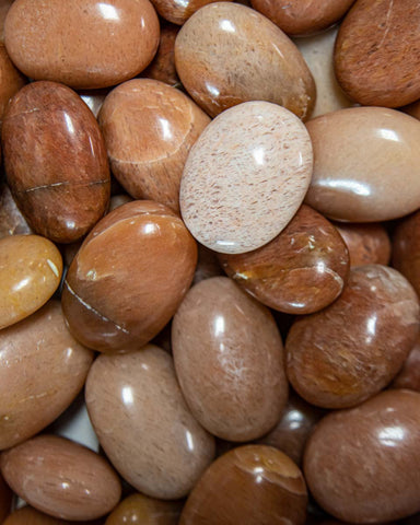 Red Aventurine Palm Stones