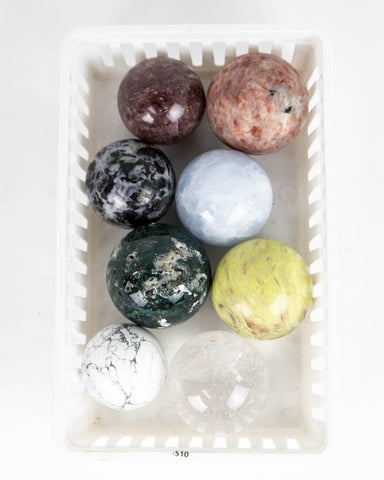 Assorted Spheres - 8 pcs / 5.47 lb (#225510)