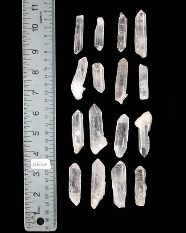 Extra Small Clear Quartz points - 16 pcs (#226609)
