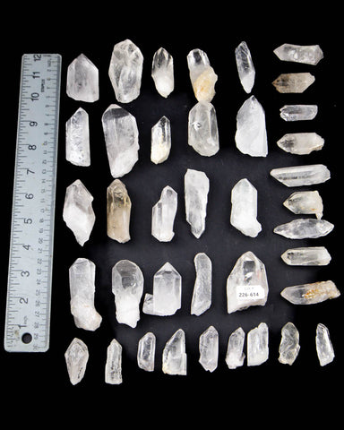 Extra Small Clear Quartz points - 39 pcs (#226614)