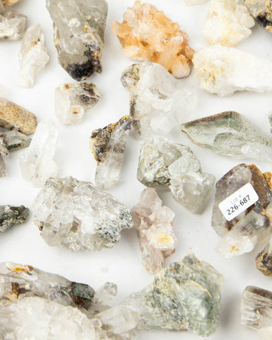 Inclusion Quartz Clusters - 37 pcs (#226687)