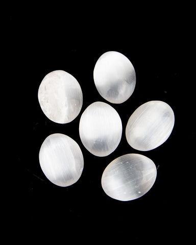 Selenite Palmstone (45mm)